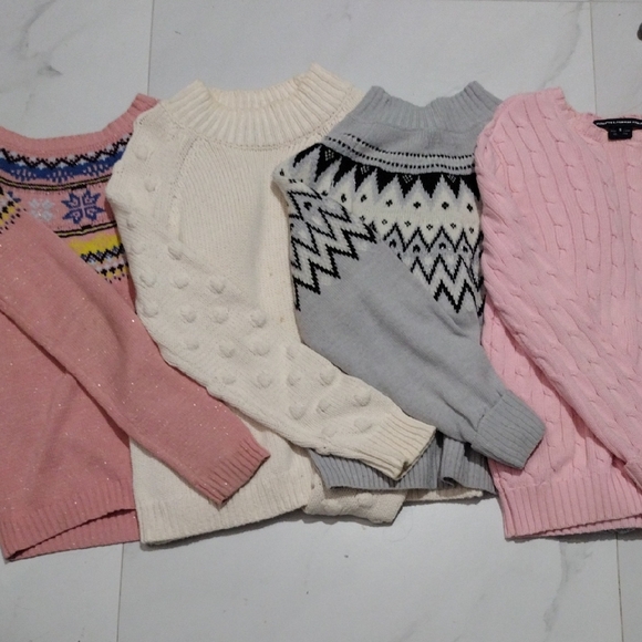 cute sweater bundle - Picture 1 of 9